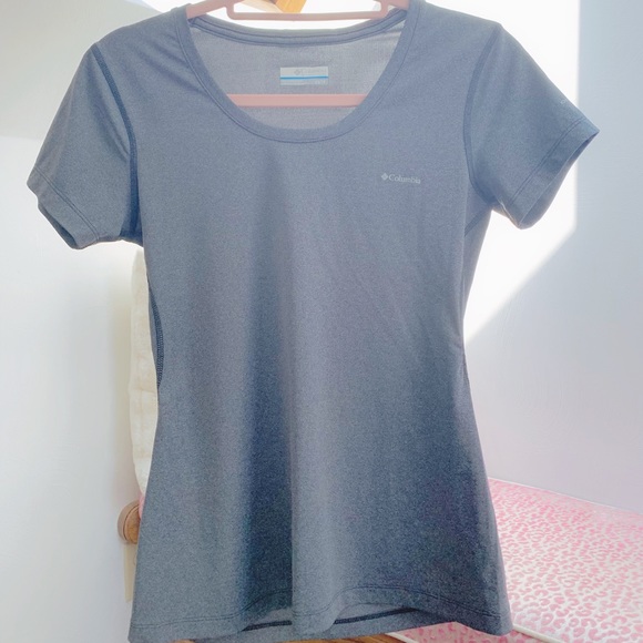 Columbia Tops - Columbia Omni Athletic Top | Size XS